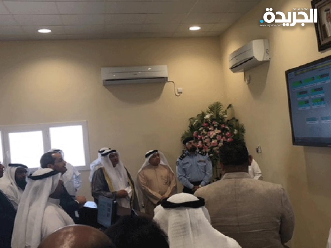 الوزير الرشيدي خلال إفتتاح غرفة التحكم المركزية لإشارات إنذار الحريق بمنطقة صبحان