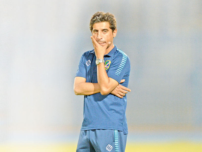 سلمان عواد مساعد مدرب كرة القدم بنادي السالمية