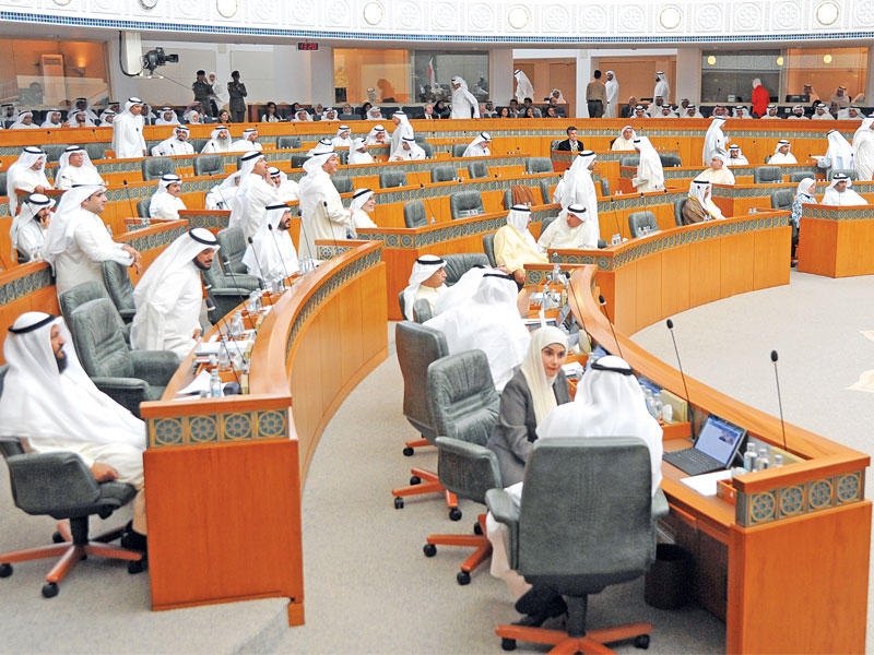 جانب من جلسة أمس   (تصوير عبدالله الخلف ونوفل إبراهيم)