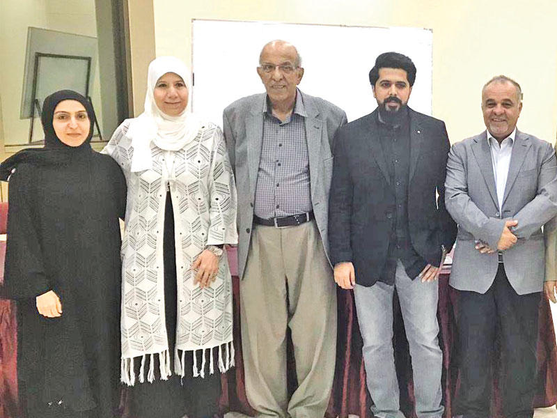 لقطة للمشاركين في الأمسية