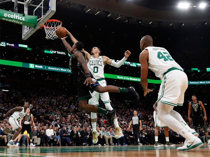 جانب من مباراة بوسطن وميلووكي