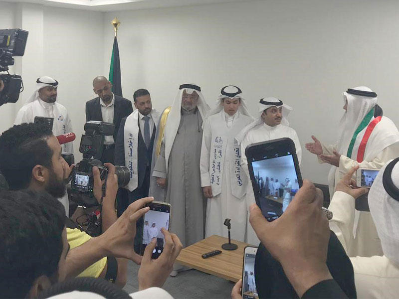  الحويلة لدى استقباله الوفد المشارك في مسابقة تحدي القراءة العربي