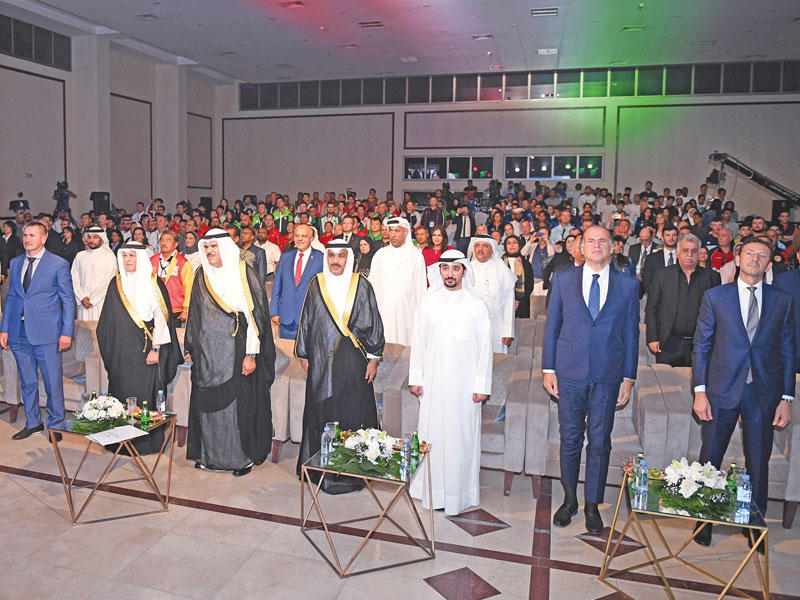 الحمود يتوسط كبار الحضور في حفل الافتتاحn