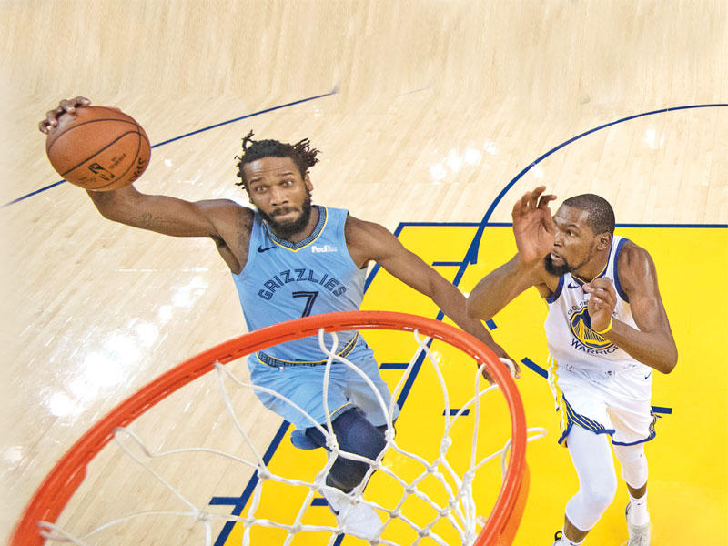 جانب من مباراة غولدن ستايت ووريرز وممفيس غريزليز 