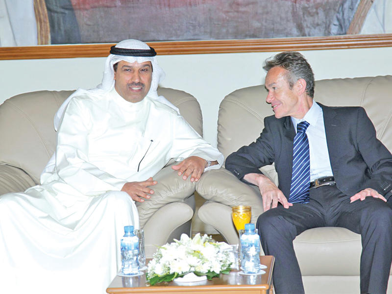 بيري ميرو وحمود فليطح في اجتماع سابق