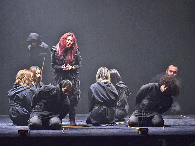 مشهد من مسرحية «غفار الزلة» 