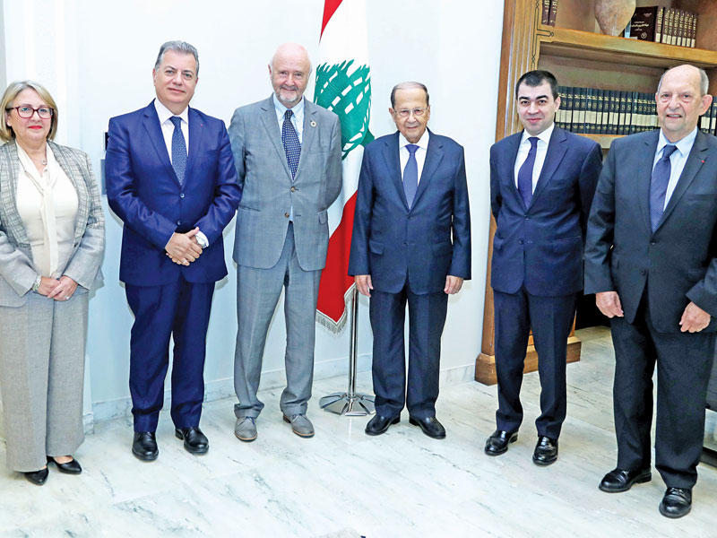 عون مستقبلاً وفداً أجنبياً في مجال الطاقة بالقصر الجمهوري أمس            (دالاتي ونهرا)