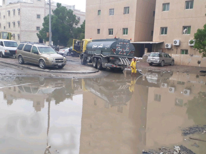 جانب من تصريف مياه الأمطار في الجليب 