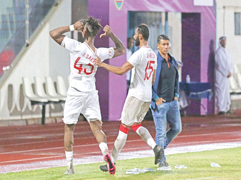 جمعة سعيد يحتفل على طريقته المعتادة بتسجيل الهدف (تصوير جورج ريجي)