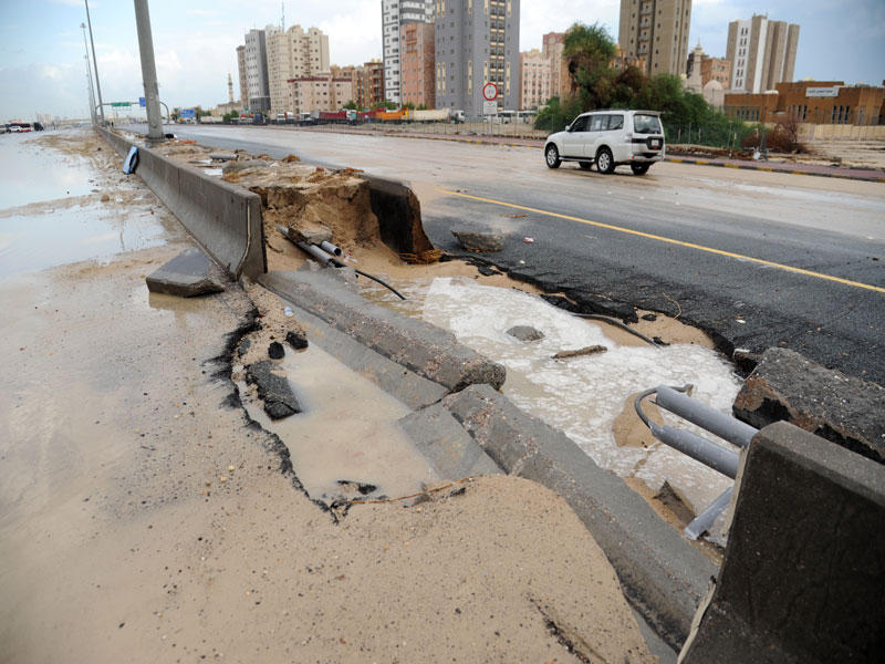 انهيارات بسبب الأمطار