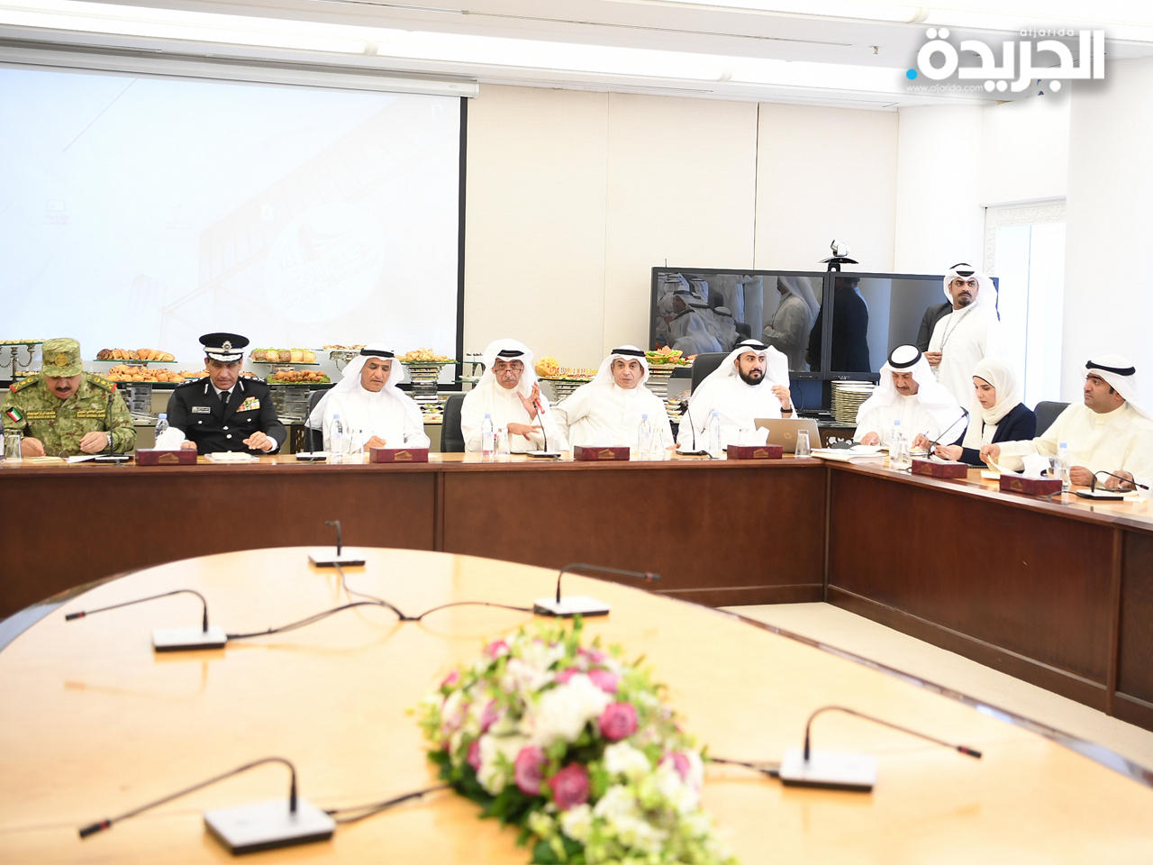  جانب من اجتماع السلطتين التشريعية والتنفيذية في مكتب مجلس الامة 