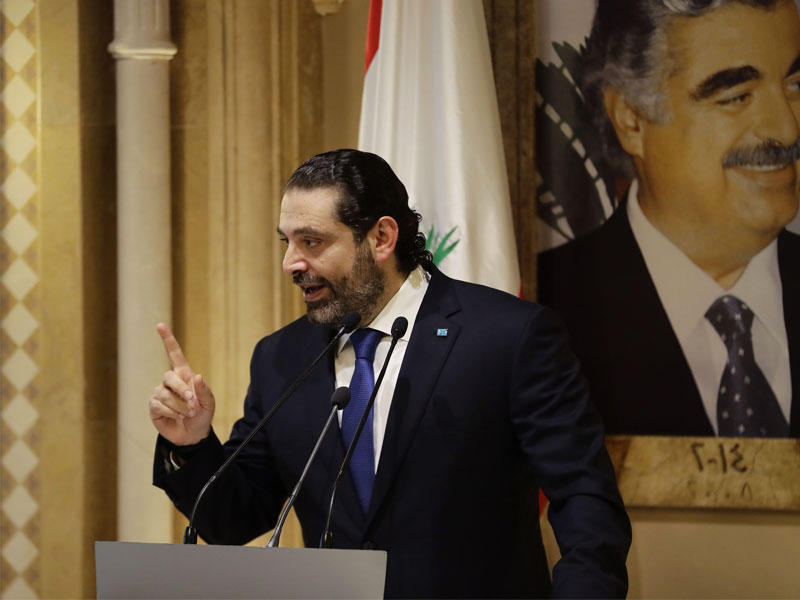 الحريري خلال مؤتمره في بيت الوسط أمس (أ ف ب)