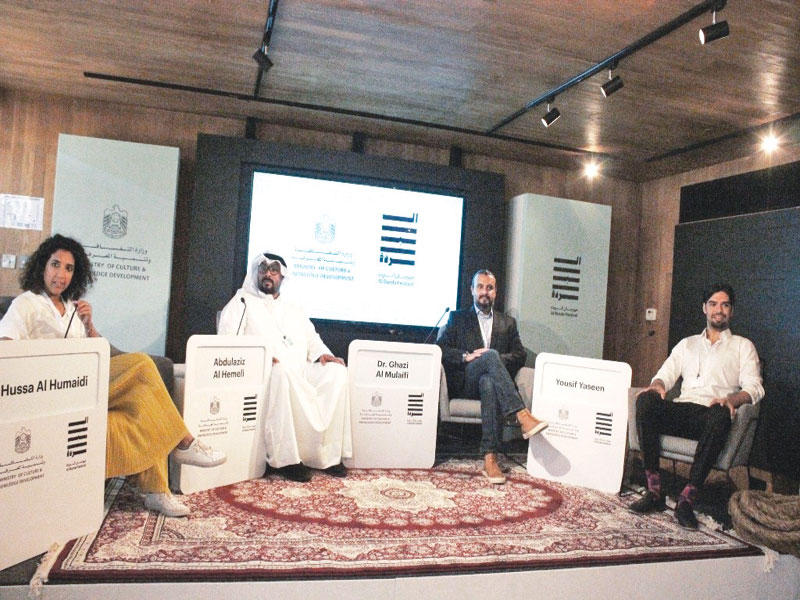 المشاركون في الجلسة الحوارية التي تناولت الموسيقى البحرية المستوحاة من التراث الكويتي 