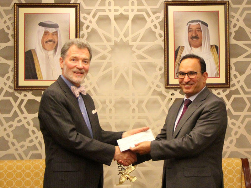 العتيبي خلال تسليم مولريان مساهمة الكويت