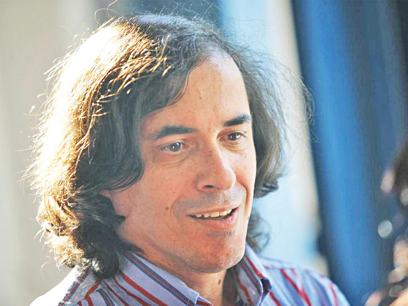 الأديب الروماني ميرتشا كارتاريسكو 