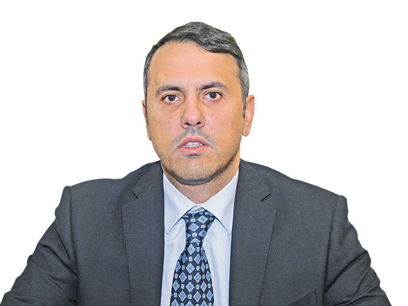 رئيس وحدة المسالك البولية في مستشفى جابر للقوات المسلحة، واختصاصي المسالك البولية بالمركز الطبي الكندي، د. محمد الغانم