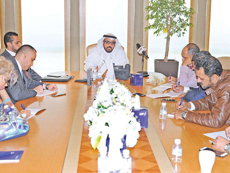 جانب من المؤتمر الصحافي لبنك وربة (تصوير عوض التعمري)