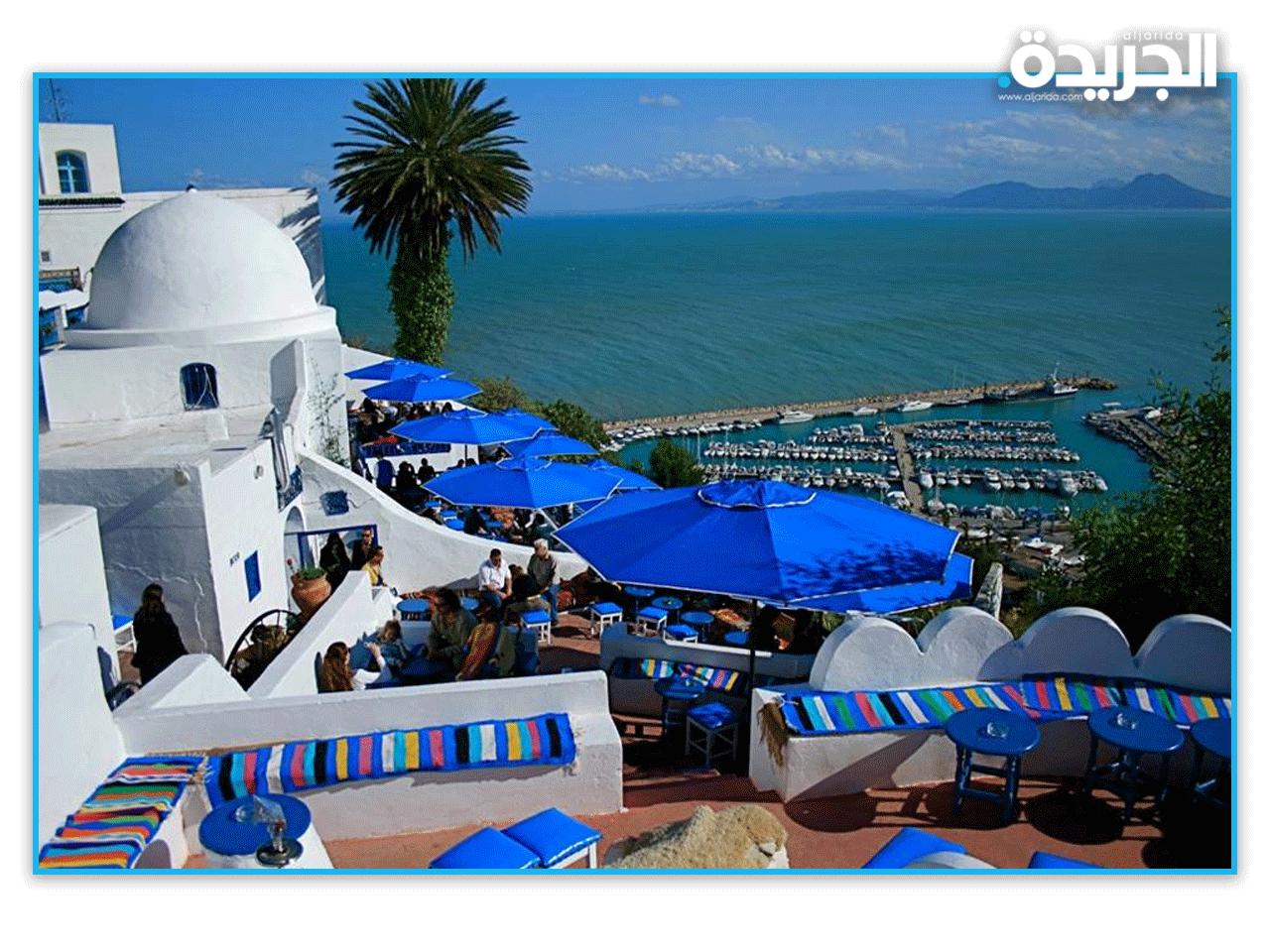  مقهى مطل على البحر الأبيض المتوسط في سيدي بوسعيد 