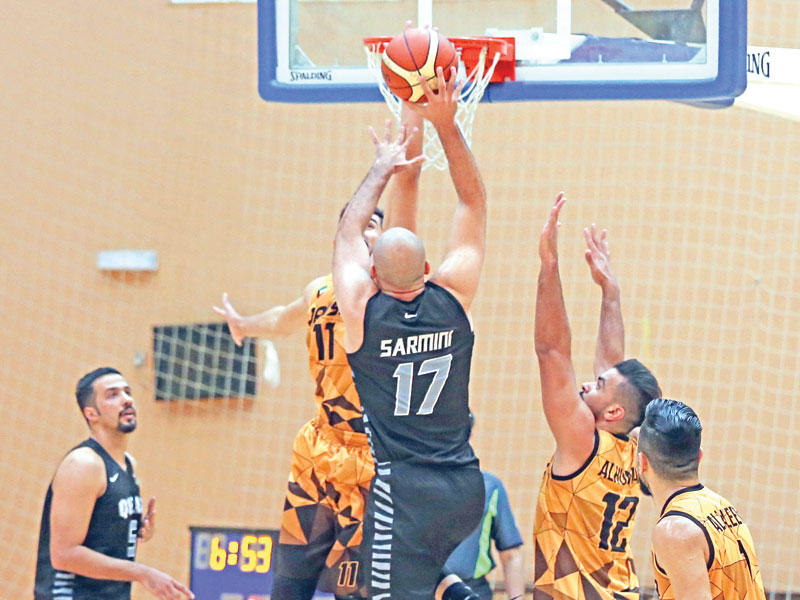 محاولة التسجيل تحت السلة (تصوير جورج رجي)