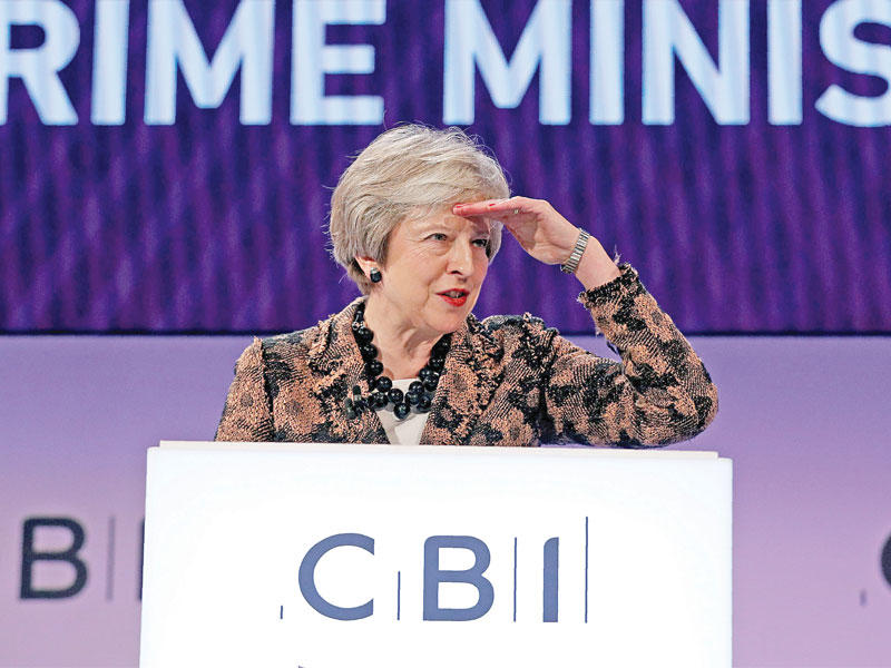 ماي خلال كلمتها التي ألقتها أمام كبار رجال الأعمال في لندن أمس (أ ف ب)