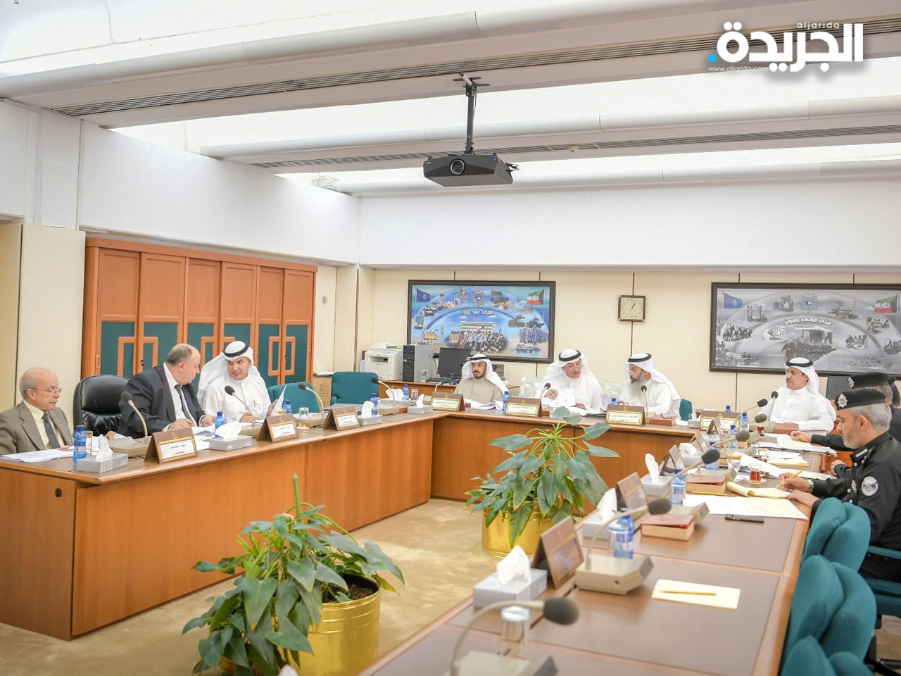 جانب من اجتماع لجنة الشؤون الداخلية والدفاع البرلمانية 