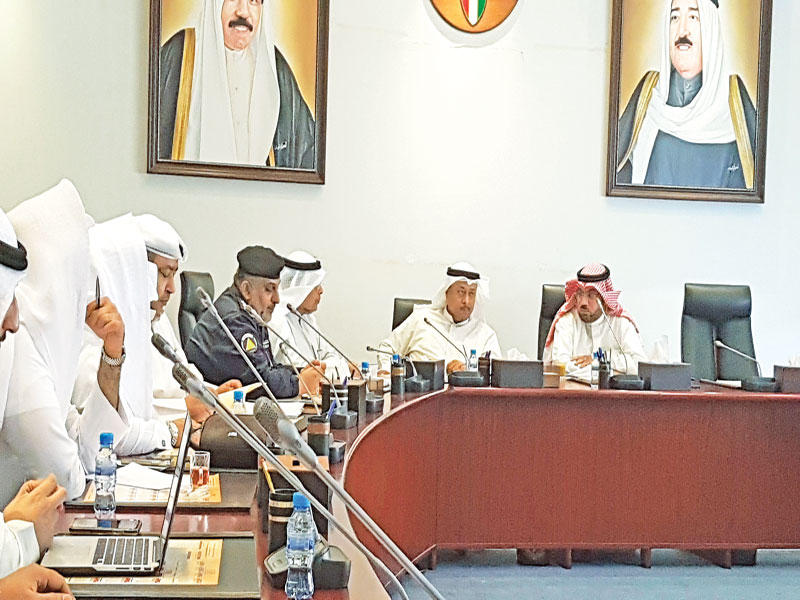 جانب من اجتماع استعدادات «التربية» للأمطار