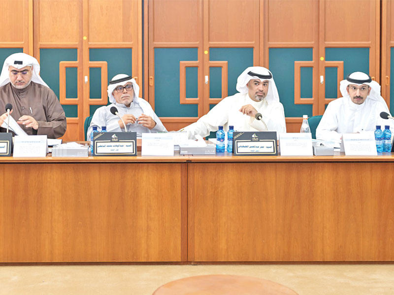 «الأموال العامة» خلال اجتماعها أمس