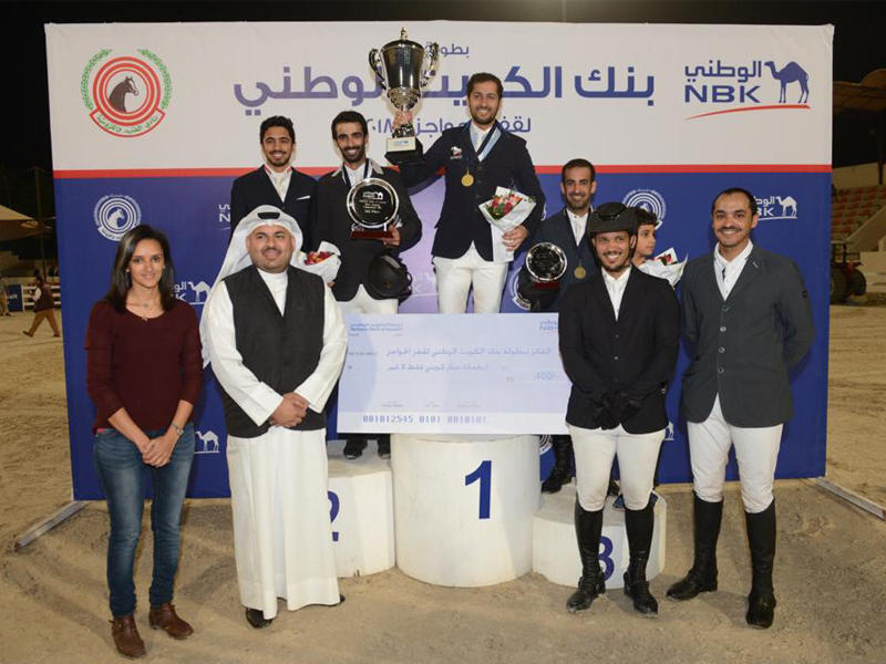 التميمي والسلطان مع الفرسان الفائزين بعد التتويج