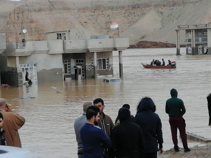 صورة تداولتها مواقع عراقية تظهر منطقة متضررة من السيول في الشرقاط بمحافظة صلاح الدين أمس 