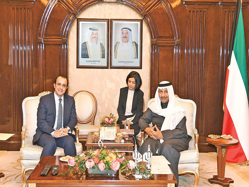 المبارك مستقبلاً وزير خارجية قبرص أمس