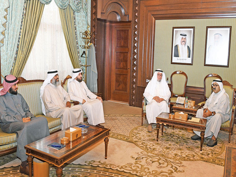 النائب الأول مستقبلاً وفد «السلفي» أمس