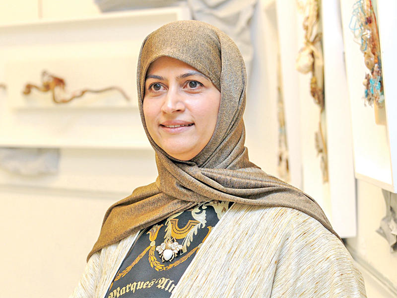 الفنانة منى عيادة