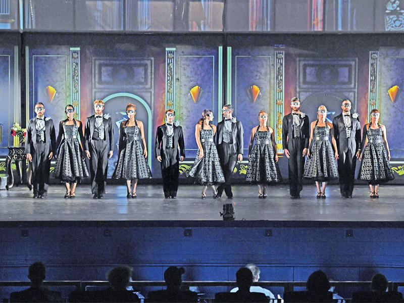 من بروفات «أبيض وأسود»