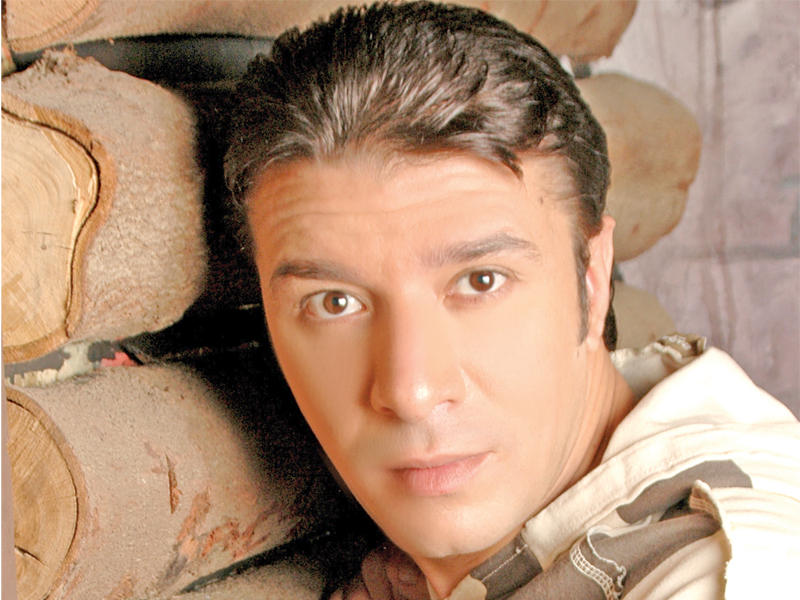 الفنان مصطفى كامل