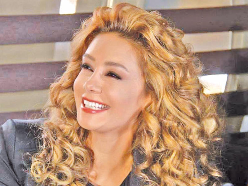 الفنانة السورية كاريس بشار