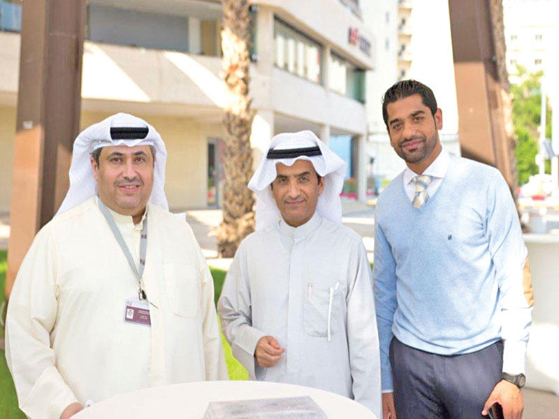 من اليسار فهد المخيزيم وحمد العميري وعبد الرحمن المالكي
