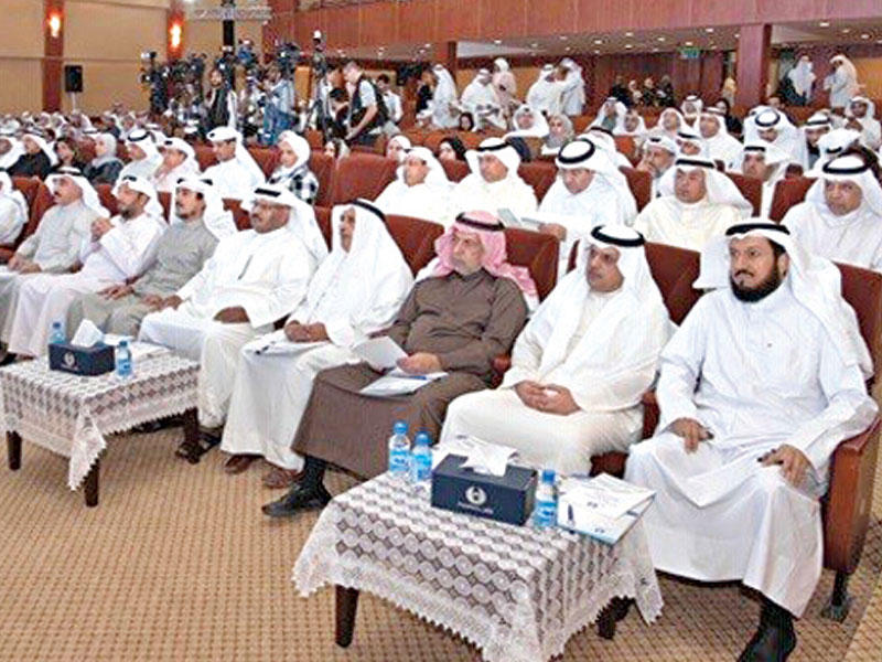 جانب من الحضور في ورشة «قانون تعارض المصالح»