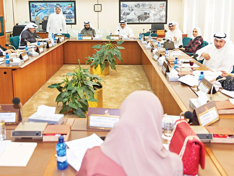 لجنة التحقيق في الأمطار في اجتماعها أمس