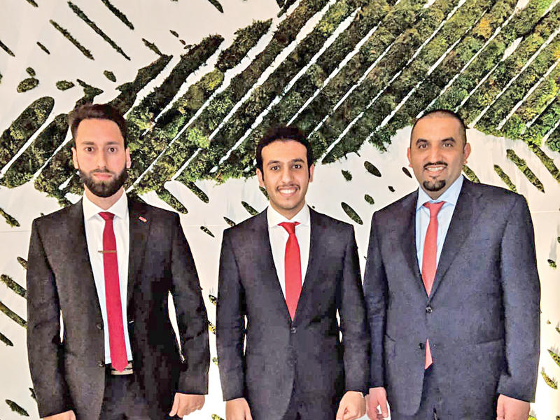 محمد العثمان يلتقي مع عدد من الكوادر الطلابية في أميركا