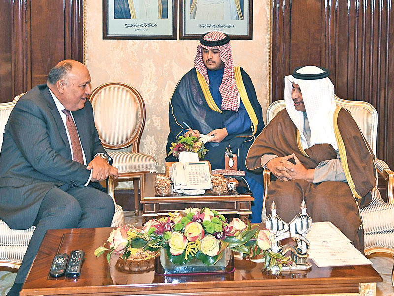 المبارك مستقبلاً سامح شكري أمس