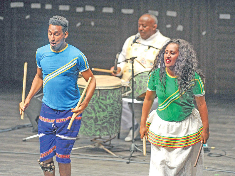 جانب من عروض الفرقة الإثيوبية 