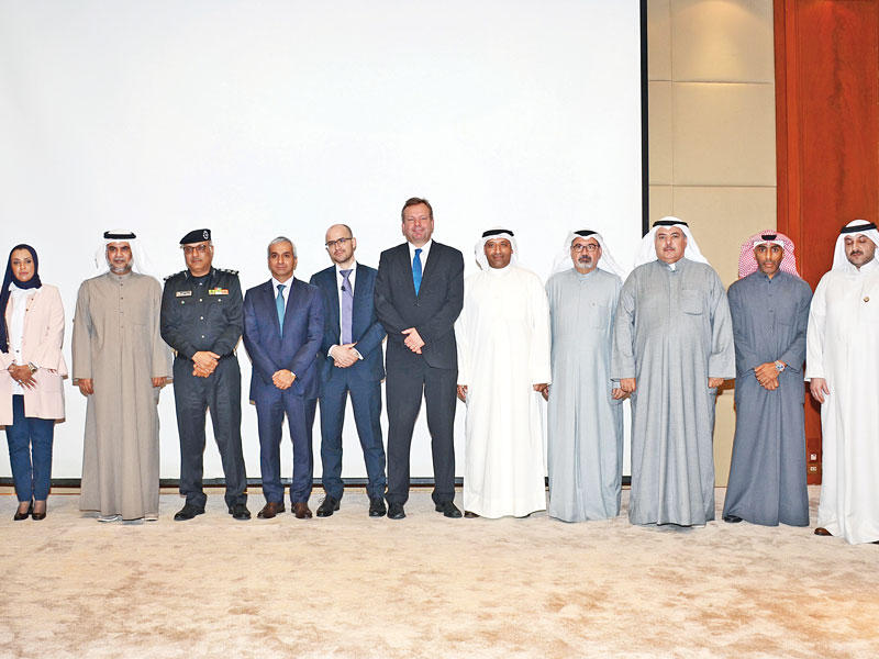 جانب من حفل توقيع المشروع أمس الأول (تصوير ميلاد غالي)