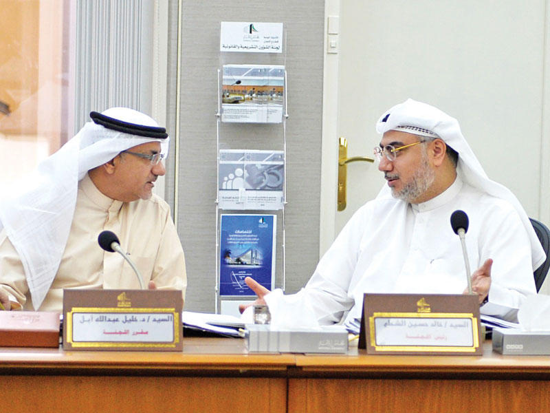 الشطي وعبدالله في اجتماع «التشريعية» أمس 