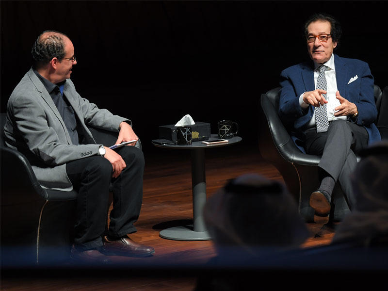 فاروق حسني خلال الجلسة