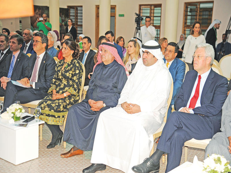 الصقر والروضان والسقاف وسفراء الاوروبي خلال الحفل