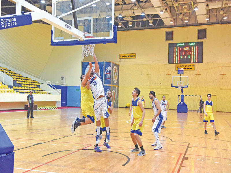 جانب من مباراة الجهراء والساحل