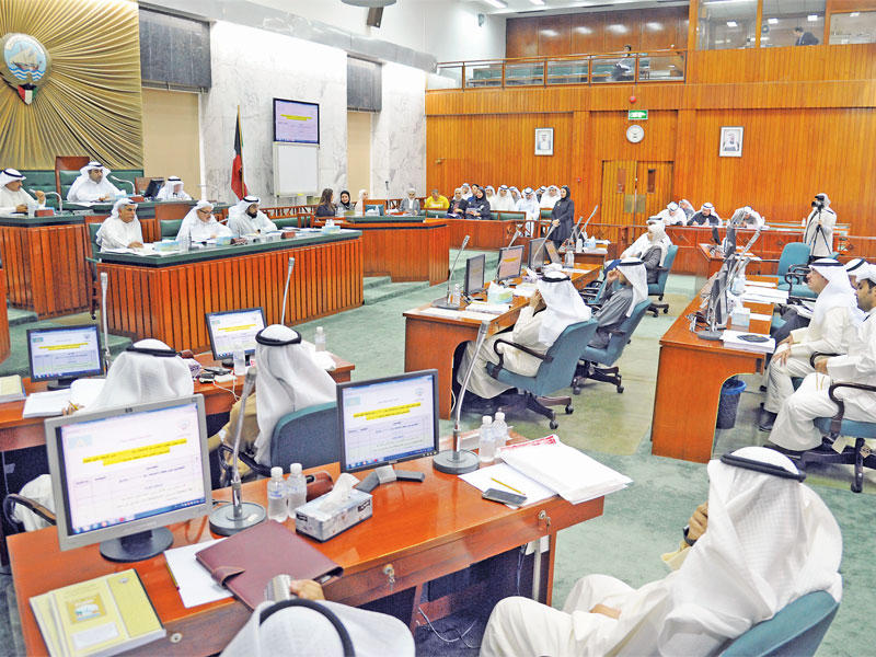 جانب من جلسة «البلدي» أمس