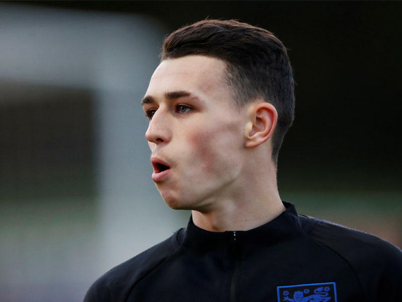 لاعب الوسط الواعد فيل فودن