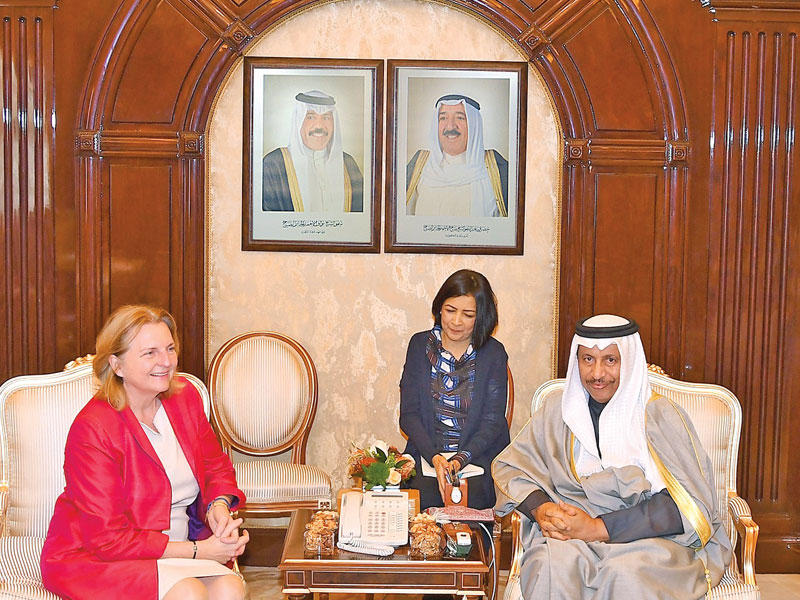 المبارك مستقبلاً وزيرة خارجية النمسا أمس