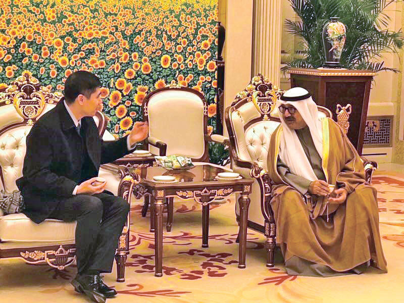 النائب الأول لدى وصوله إلى الصين أمس